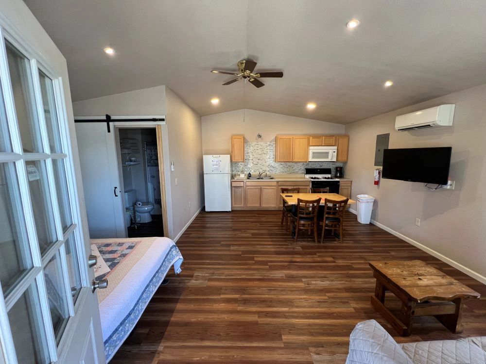Cabin 1 – The Bluegill interior