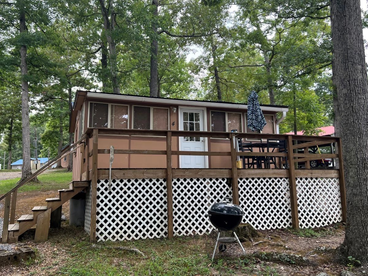 Cabin 4 – KY Bass exterior
